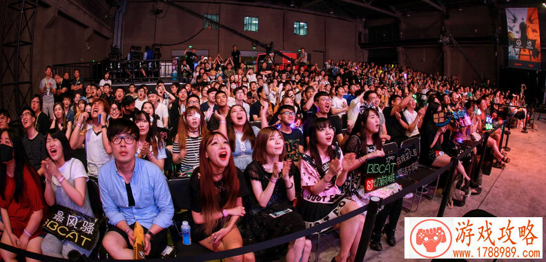 如幻花影《英雄战魂2》月舞疾跑上线[图]